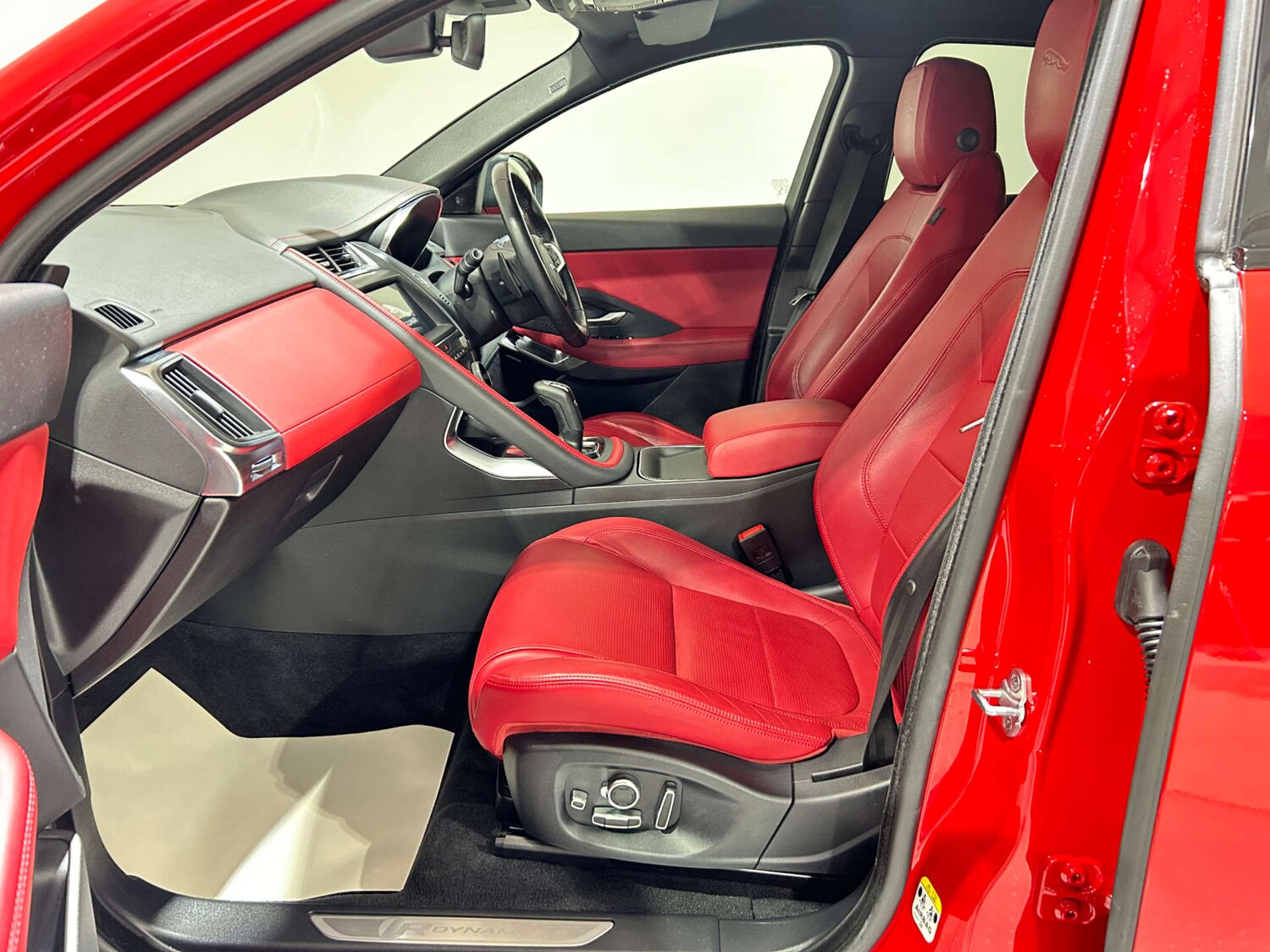 Used Jaguar E-Pace 2019 for sale - 77200697: Photo 44