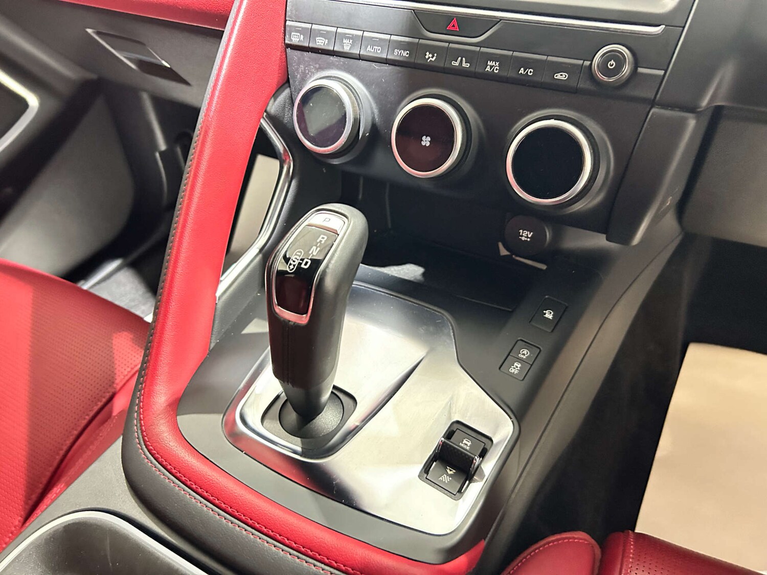 Used Jaguar E-Pace 2019 for sale - 77200697: Photo 68