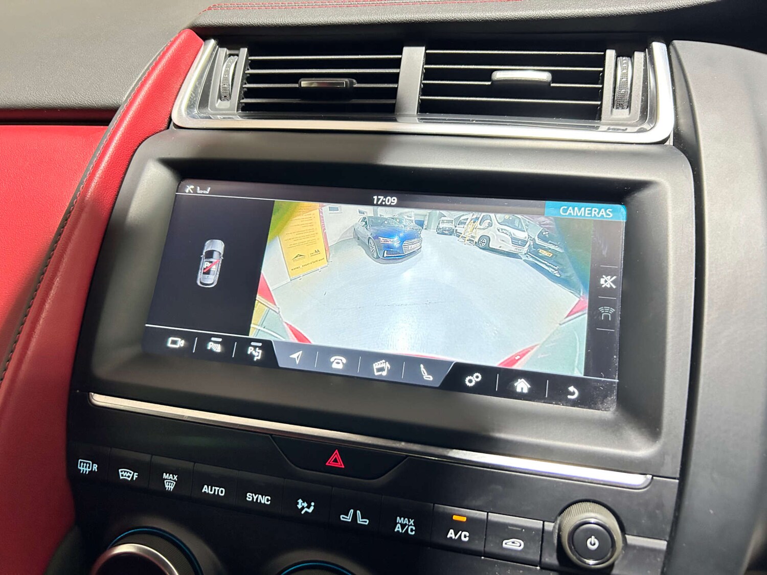 Used Jaguar E-Pace 2019 for sale - 77200697: Photo 76