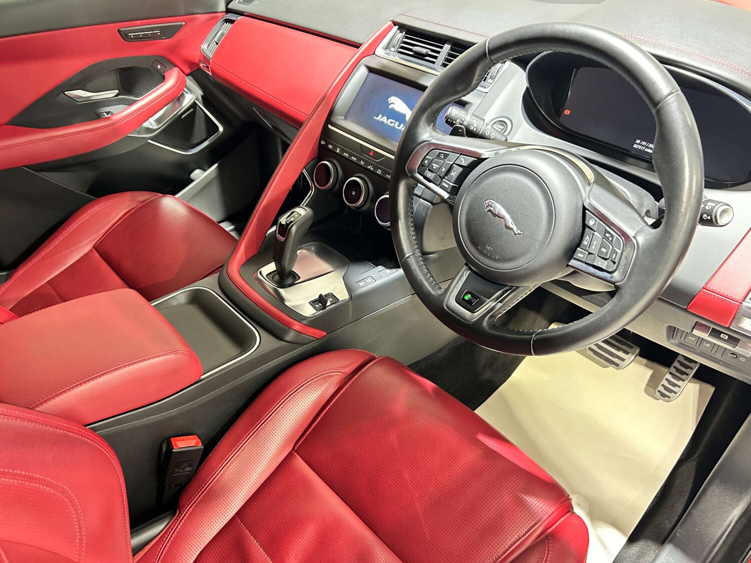 Used Jaguar E-Pace 2019 for sale - 77200697: Photo 8