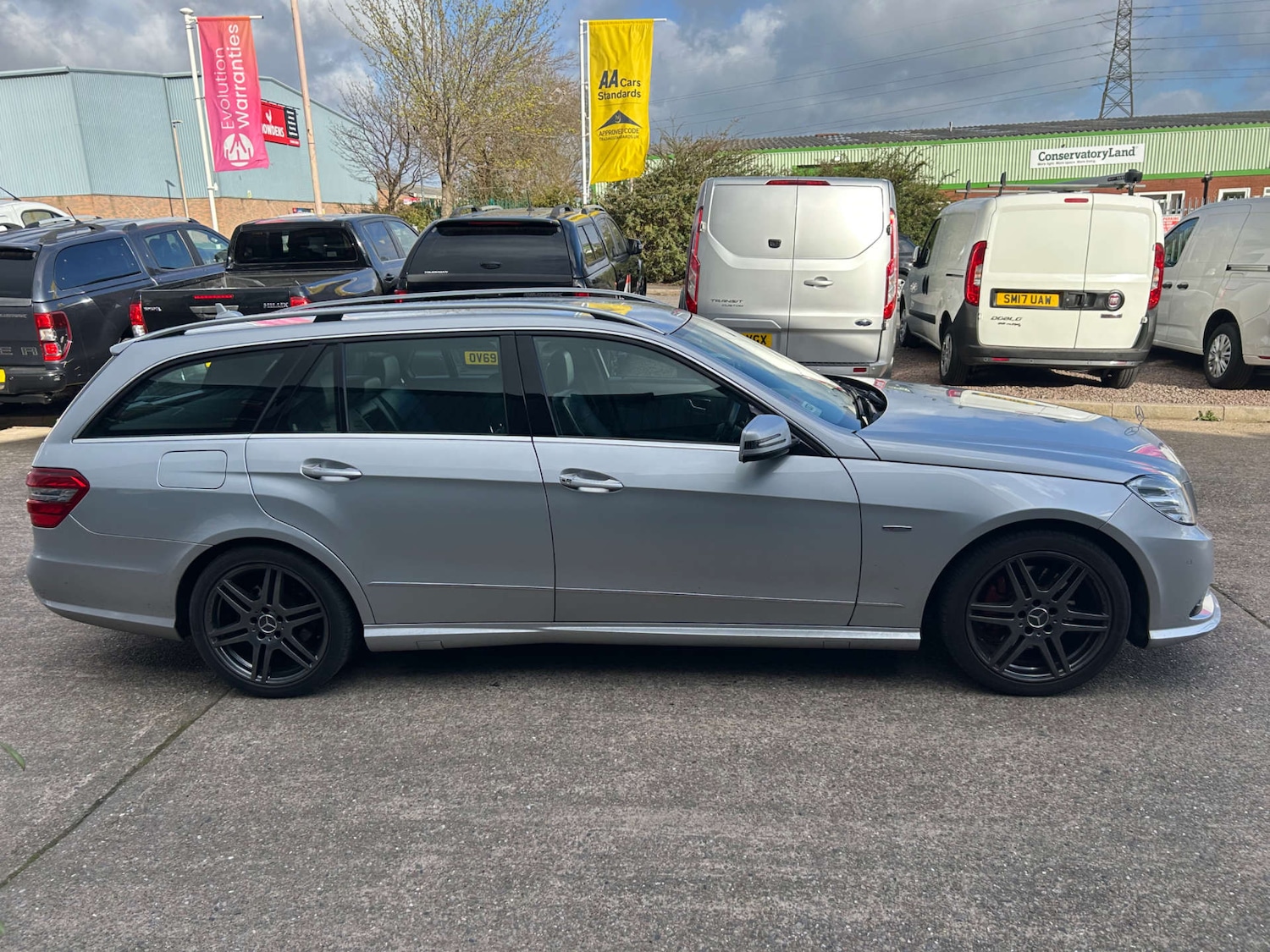 Used Mercedes-Benz E Class 2010 for sale - 78053749: Photo 11