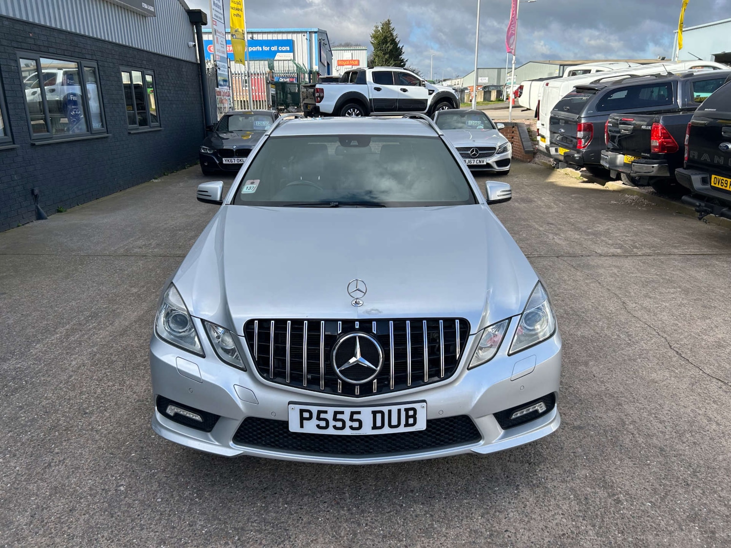 Used Mercedes-Benz E Class 2010 for sale - 78053749: Photo 2