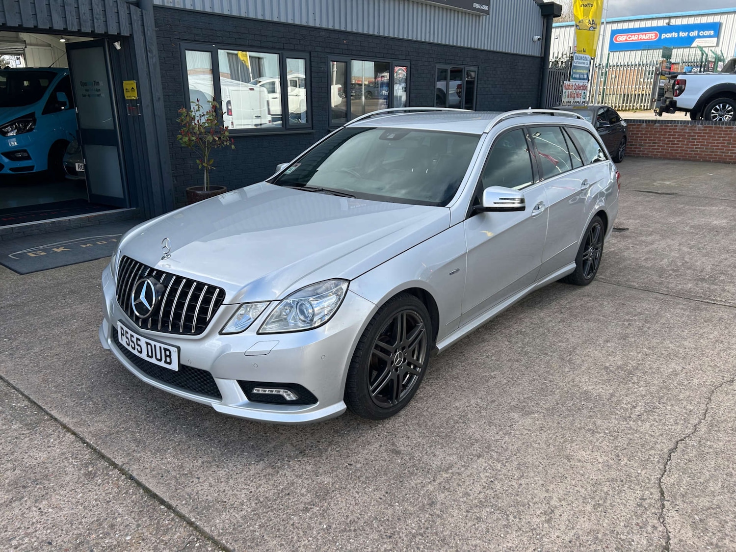 Used Mercedes-Benz E Class 2010 for sale - 78053749: Photo 3