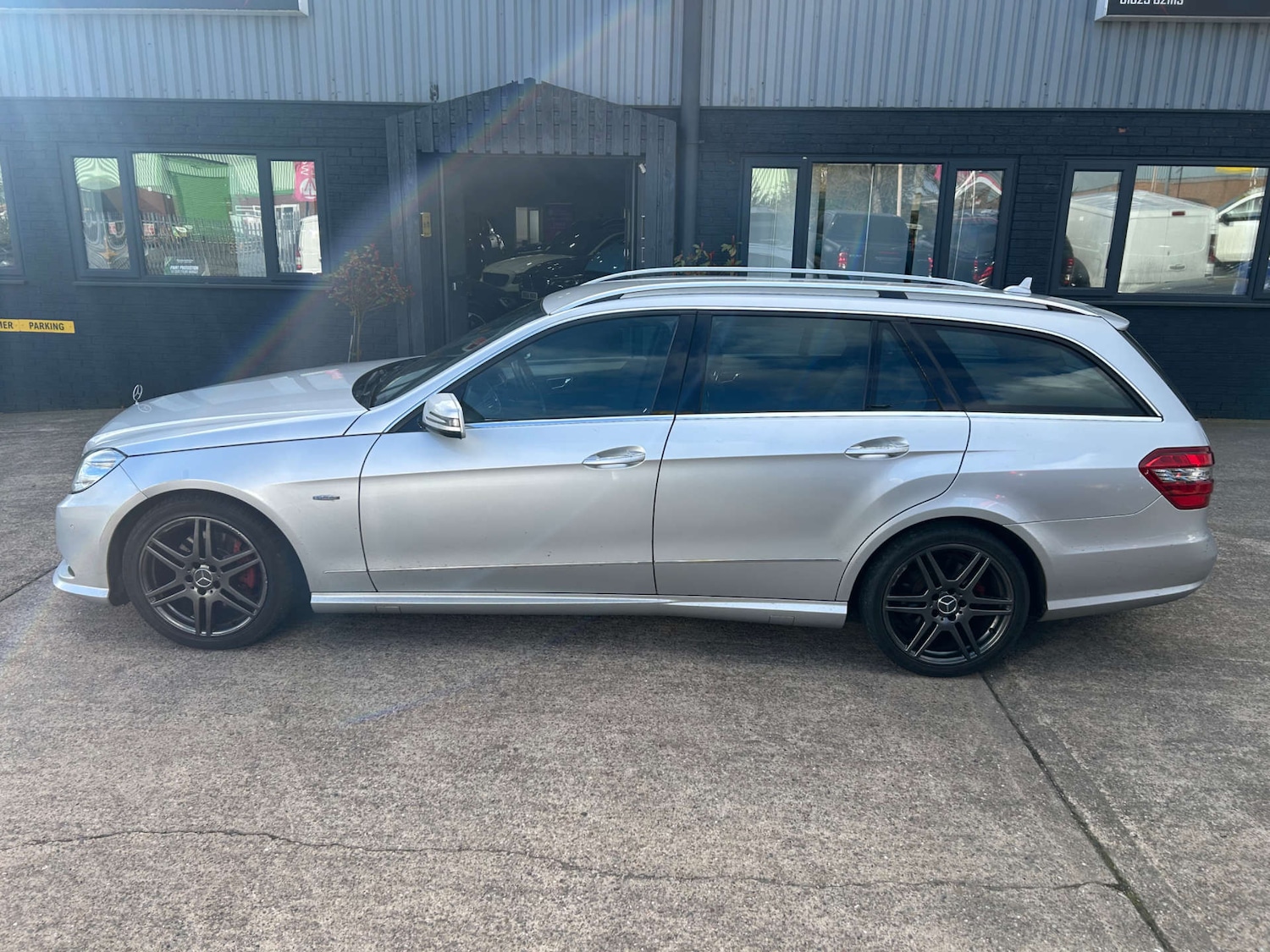 Used Mercedes-Benz E Class 2010 for sale - 78053749: Photo 4