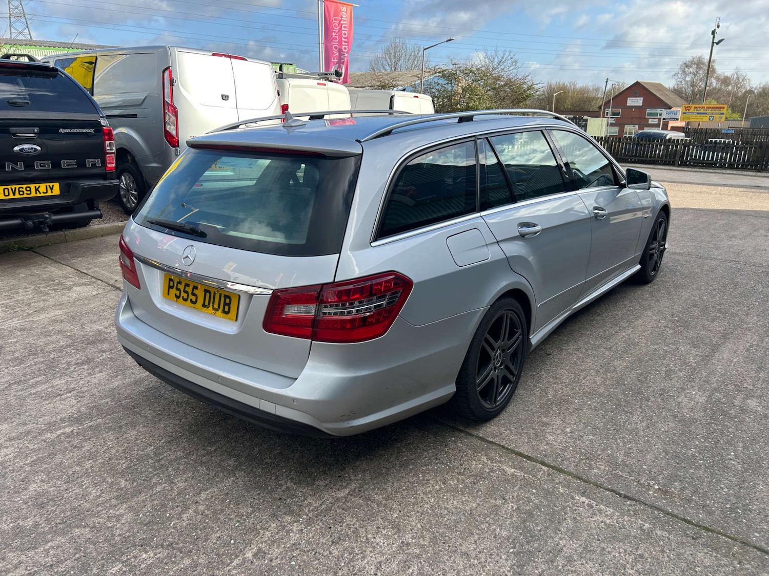 Used Mercedes-Benz E Class 2010 for sale - 78053749: Photo 8