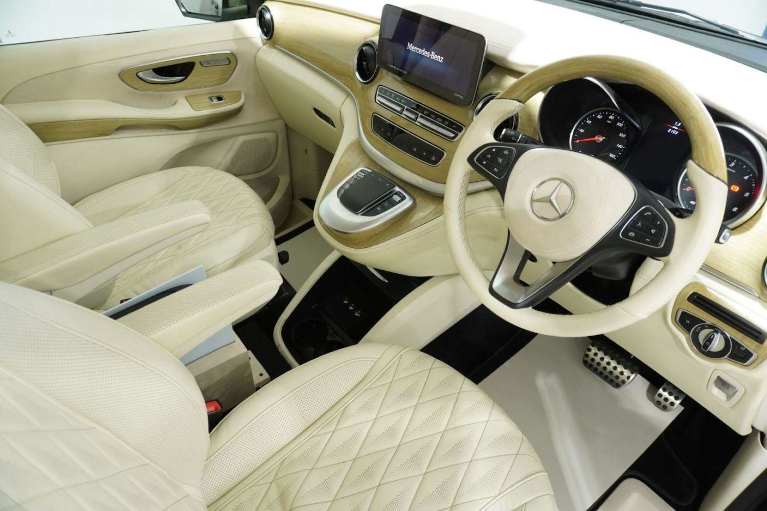 Used Mercedes-Benz V-Class 2022 for sale - 77113482: Photo 7