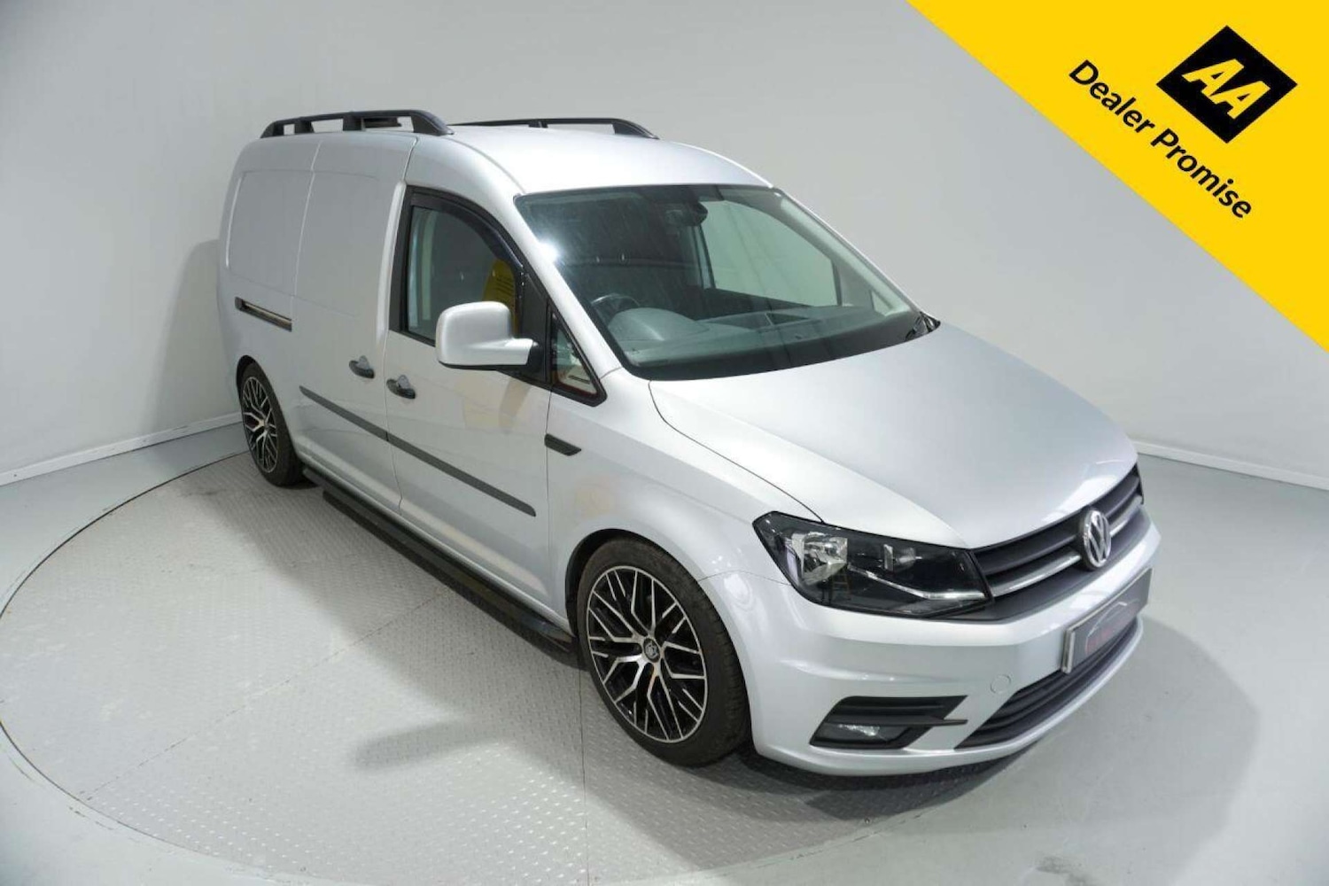 Used Volkswagen Caddy Maxi 2015 for sale - 77061647: Photo 1