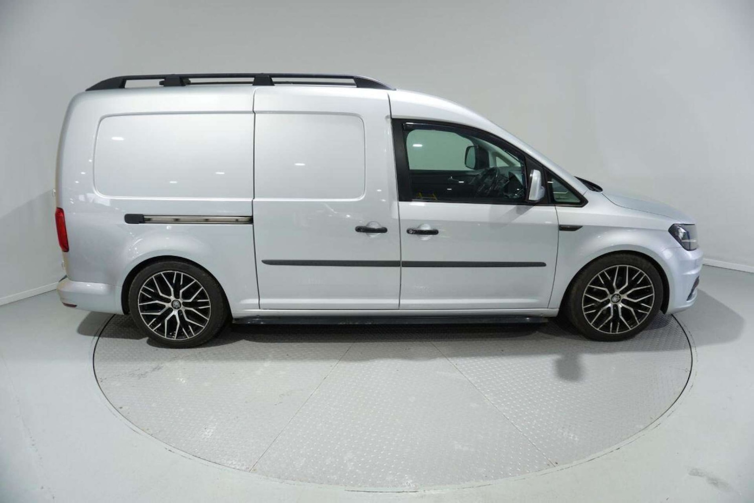 Used Volkswagen Caddy Maxi 2015 for sale - 77061647: Photo 3