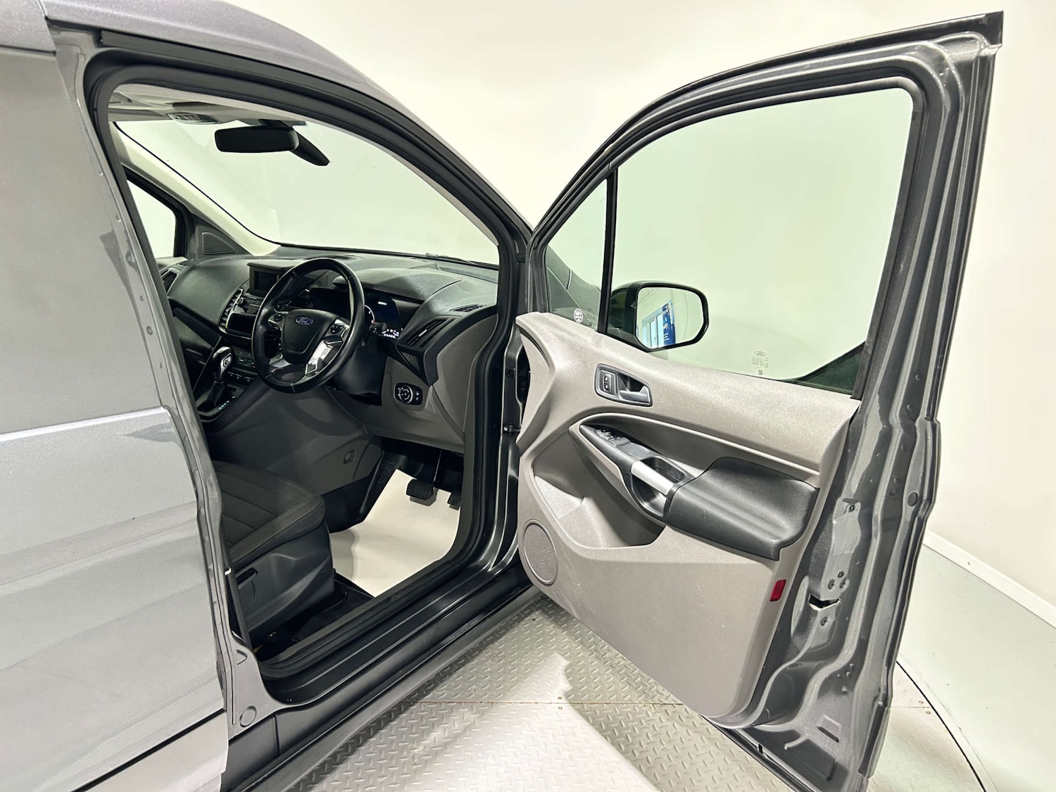 Used Ford Transit Connect 2019 for sale - 77535160: Photo 17