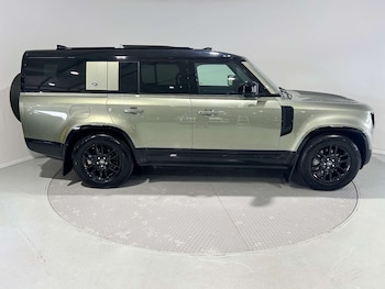 Used Land Rover Defender 2023 for sale - 78926490: Photo