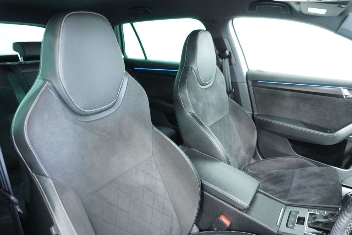 Used Skoda Superb 2019 for sale - 77061627: Photo 11