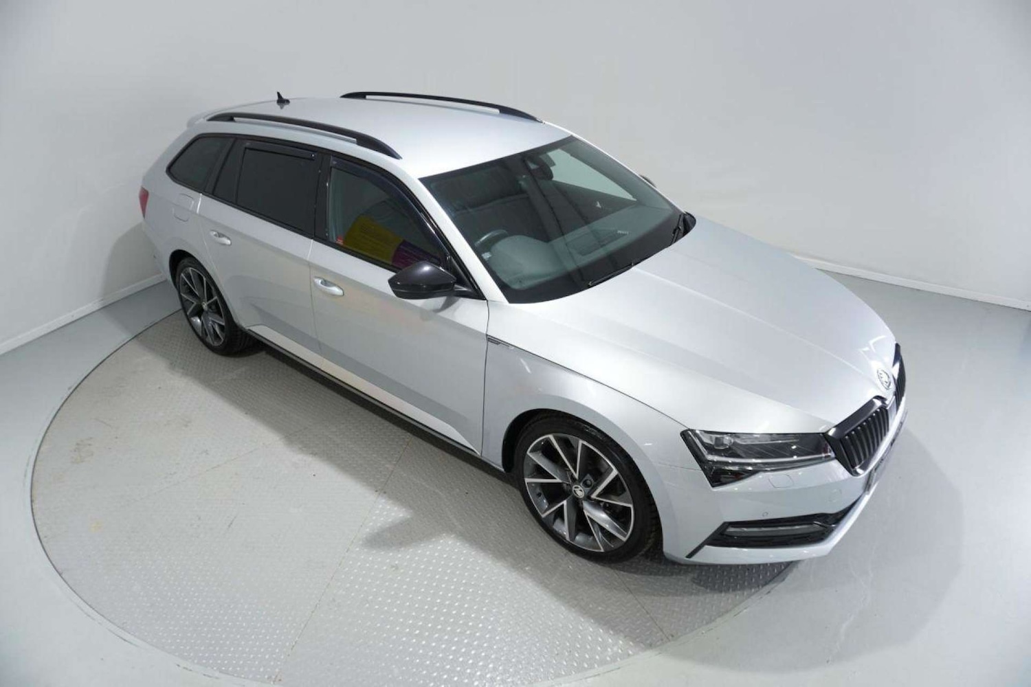 Used Skoda Superb 2019 for sale - 77061627: Photo 3