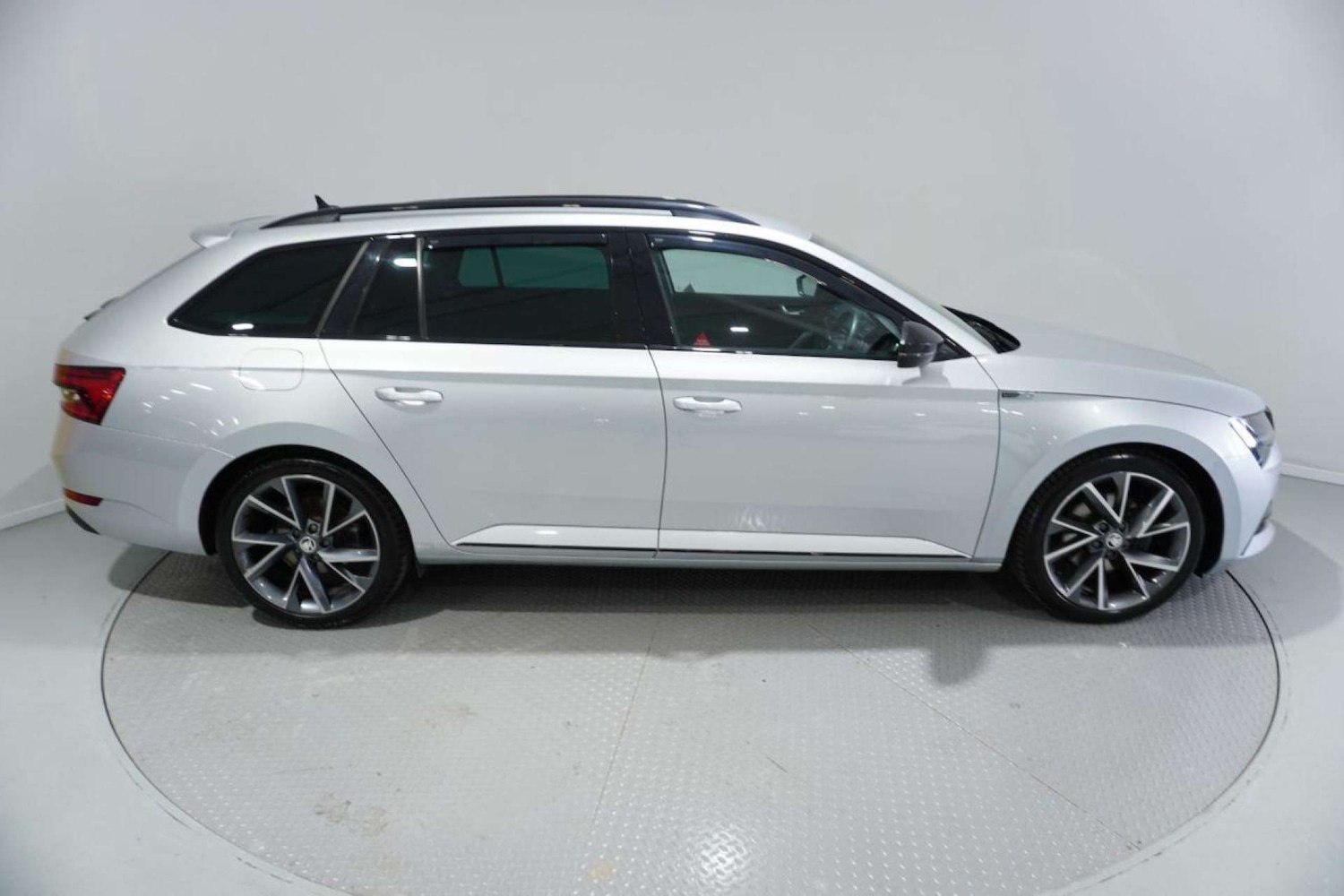 Used Skoda Superb 2019 for sale - 77061627: Photo 6