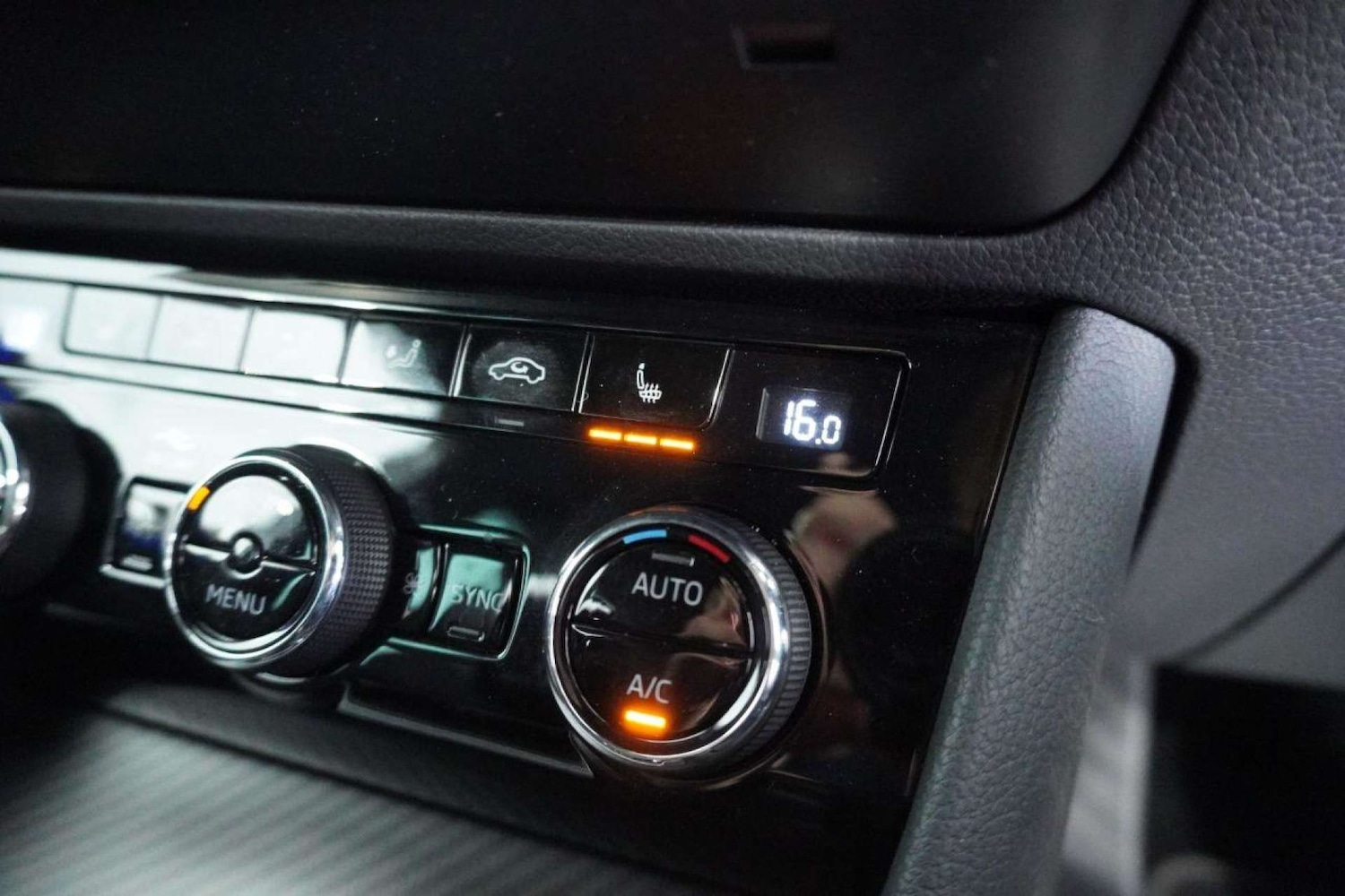 Used Skoda Superb 2019 for sale - 77061627: Photo 64