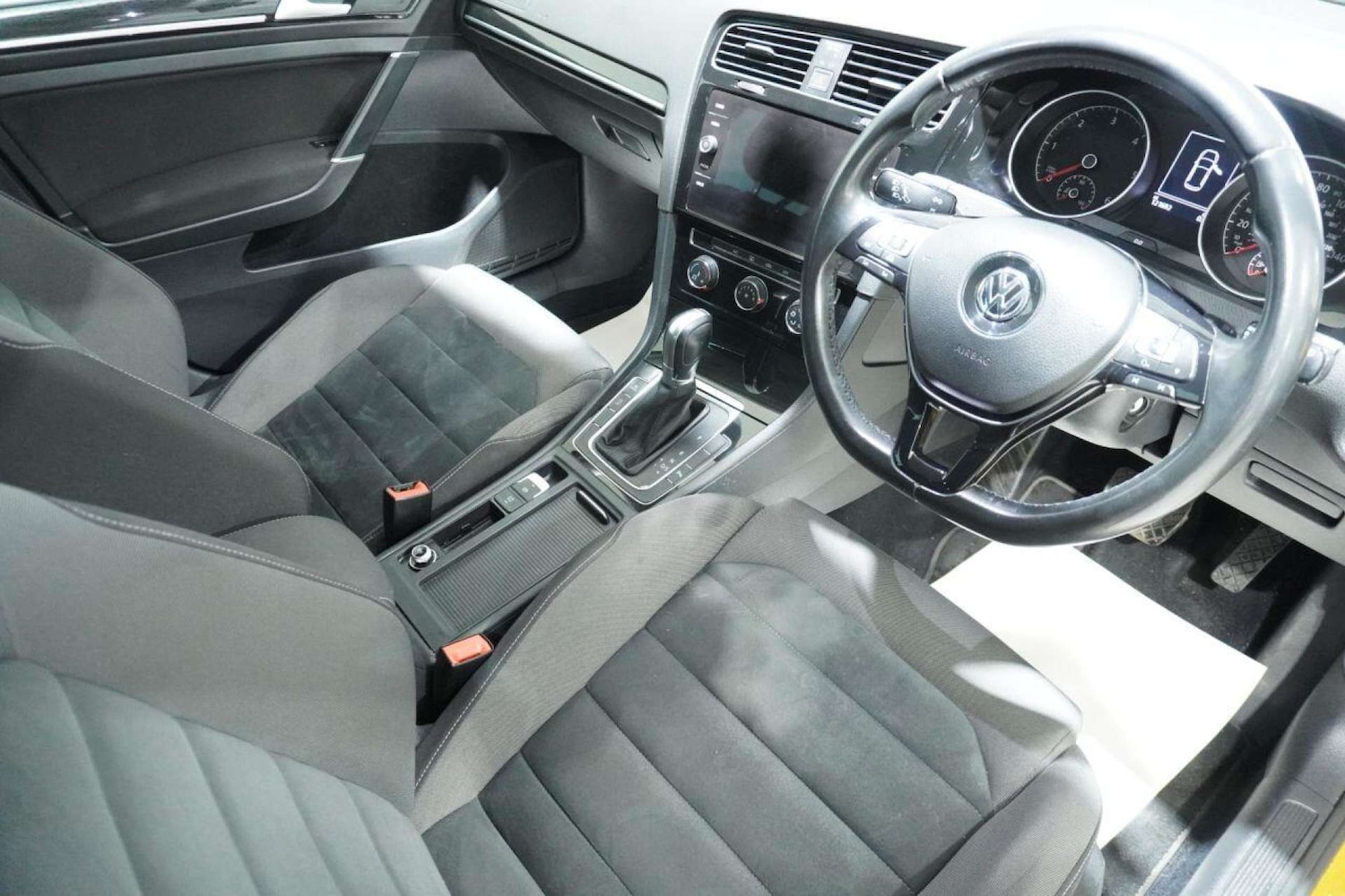 Used Volkswagen Golf 2017 for sale - 77061690: Photo 10