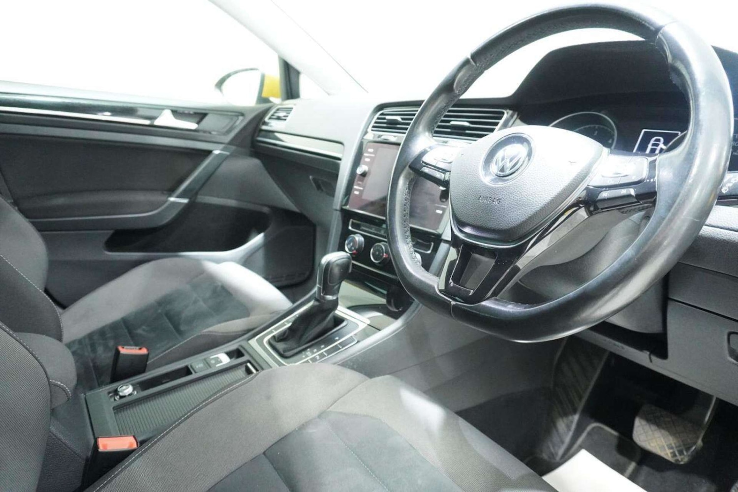 Used Volkswagen Golf 2017 for sale - 77061690: Photo 11