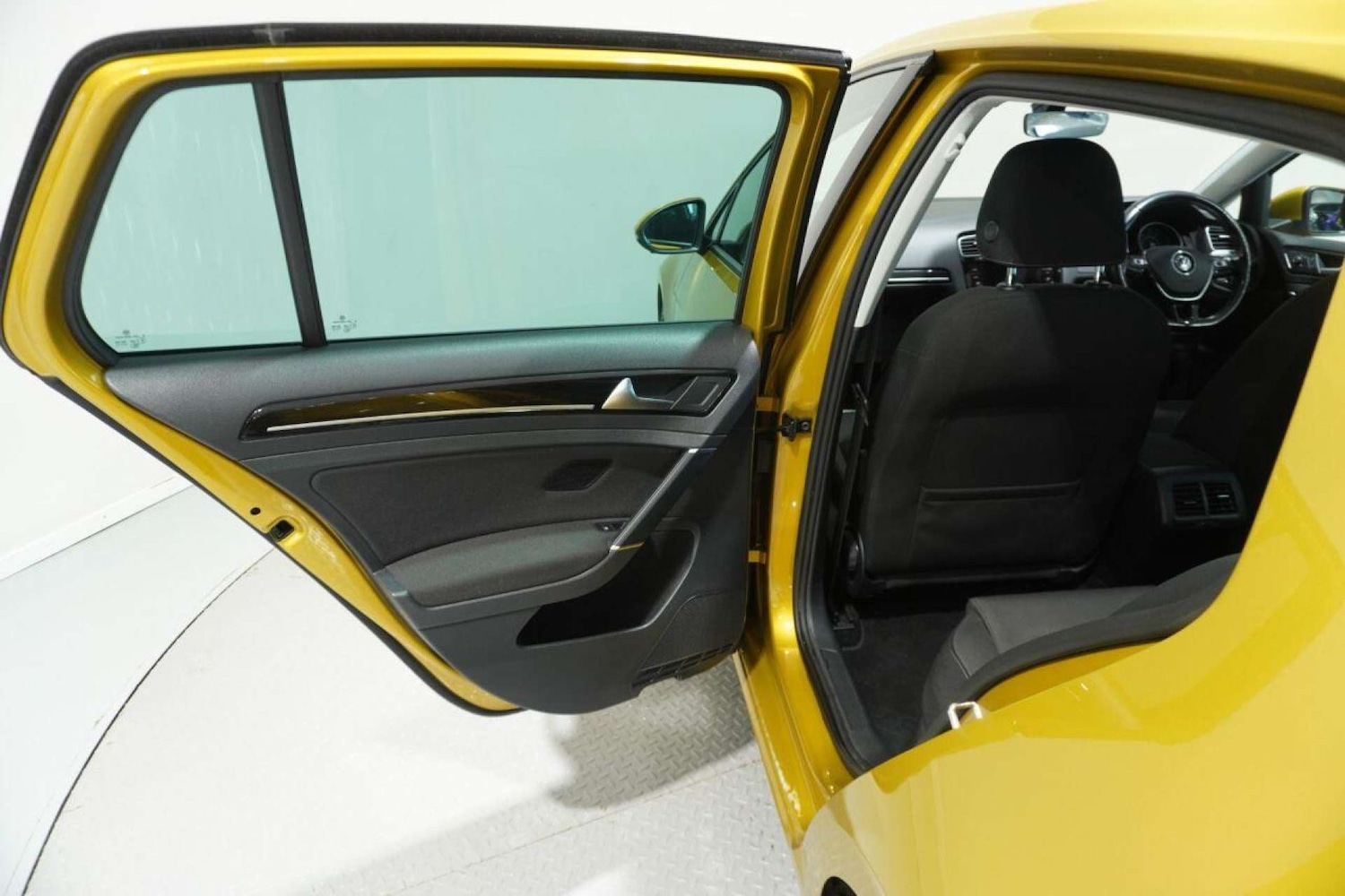 Used Volkswagen Golf 2017 for sale - 77061690: Photo 30