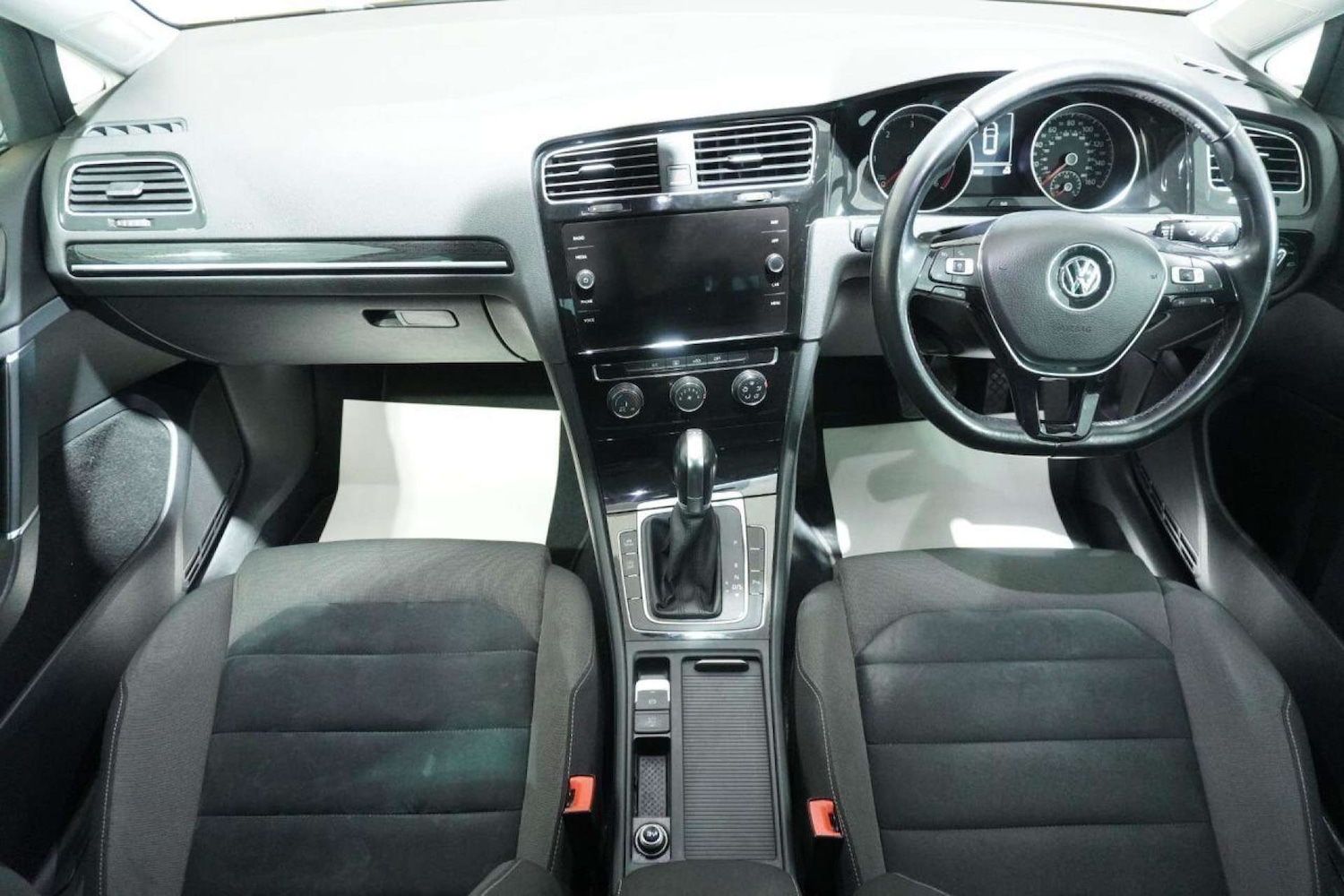 Used Volkswagen Golf 2017 for sale - 77061690: Photo 33