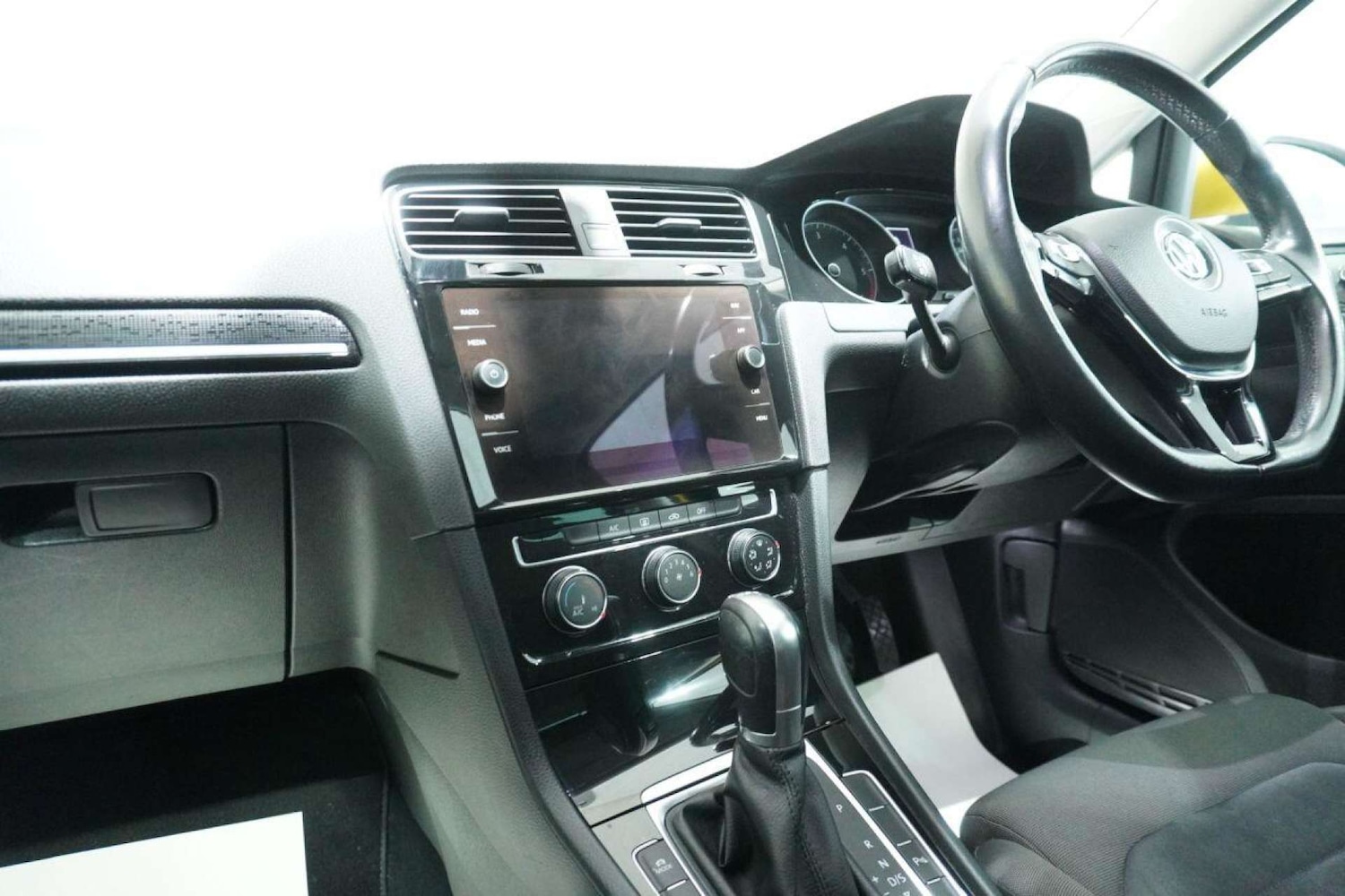 Used Volkswagen Golf 2017 for sale - 77061690: Photo 34