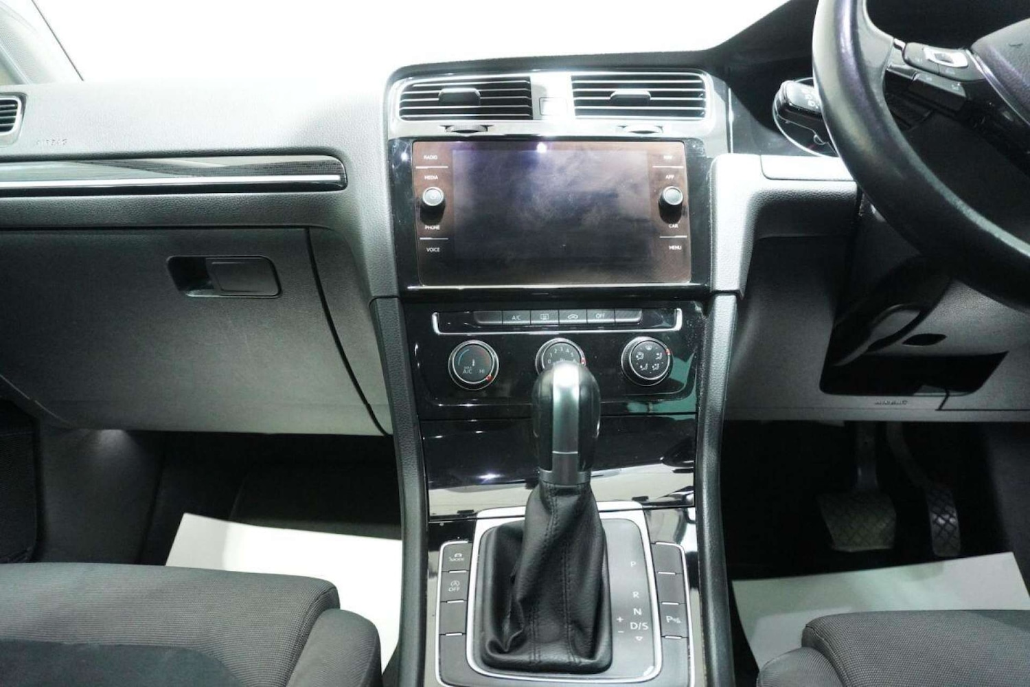 Used Volkswagen Golf 2017 for sale - 77061690: Photo 35