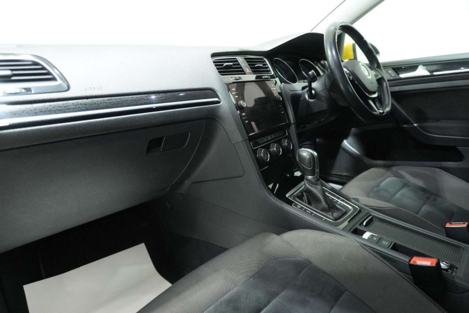 Used Volkswagen Golf 2017 for sale - 77061690: Photo 43