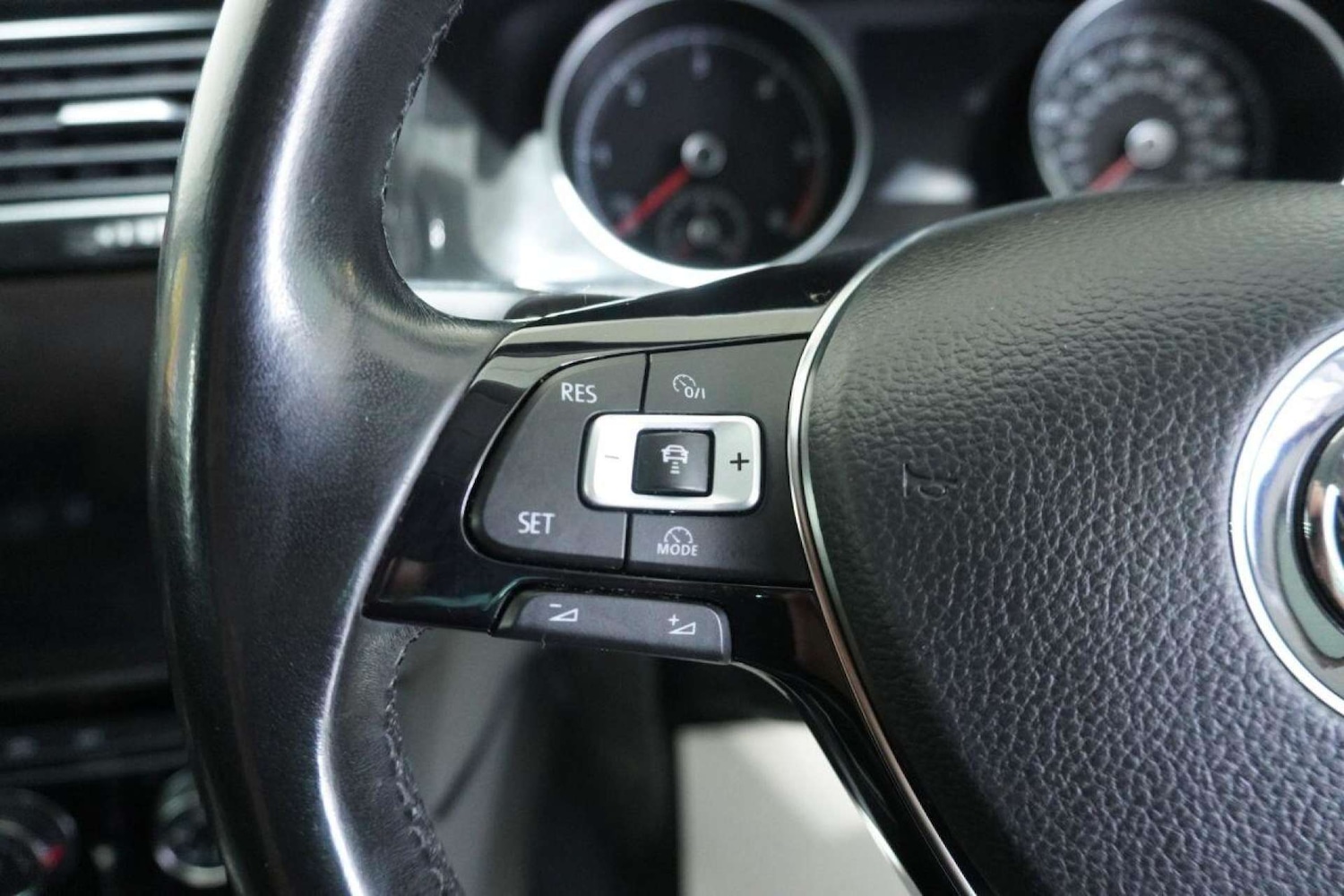 Used Volkswagen Golf 2017 for sale - 77061690: Photo 62