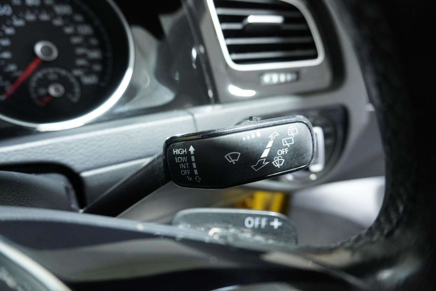 Used Volkswagen Golf 2017 for sale - 77061690: Photo 65