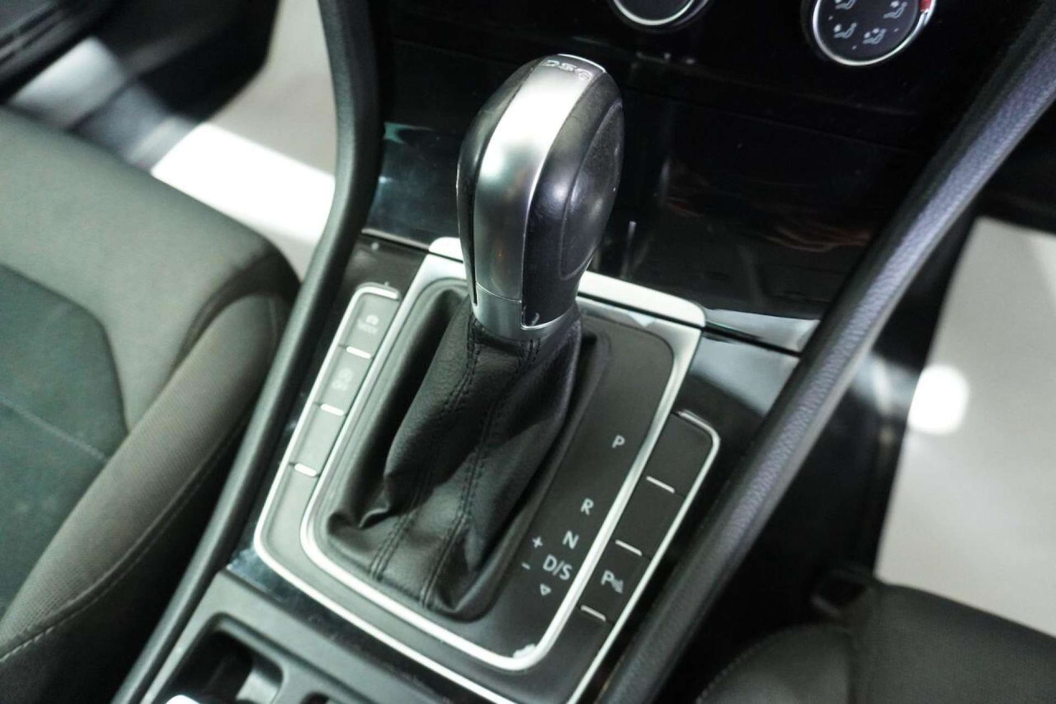 Used Volkswagen Golf 2017 for sale - 77061690: Photo 68