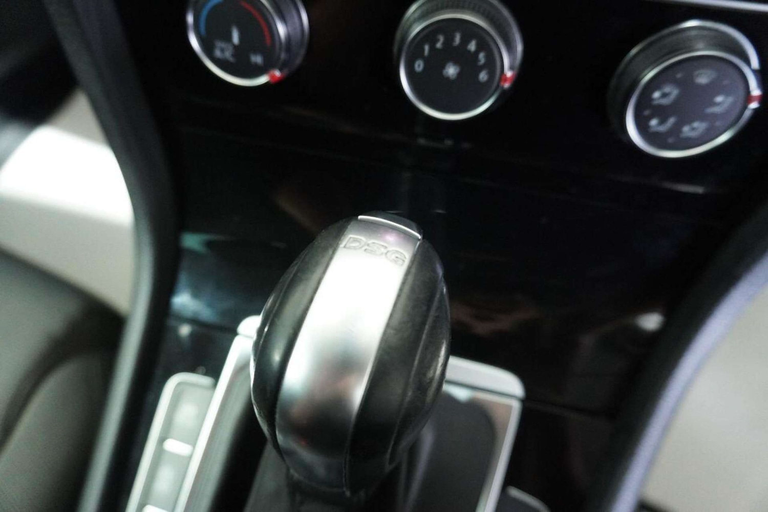 Used Volkswagen Golf 2017 for sale - 77061690: Photo 69