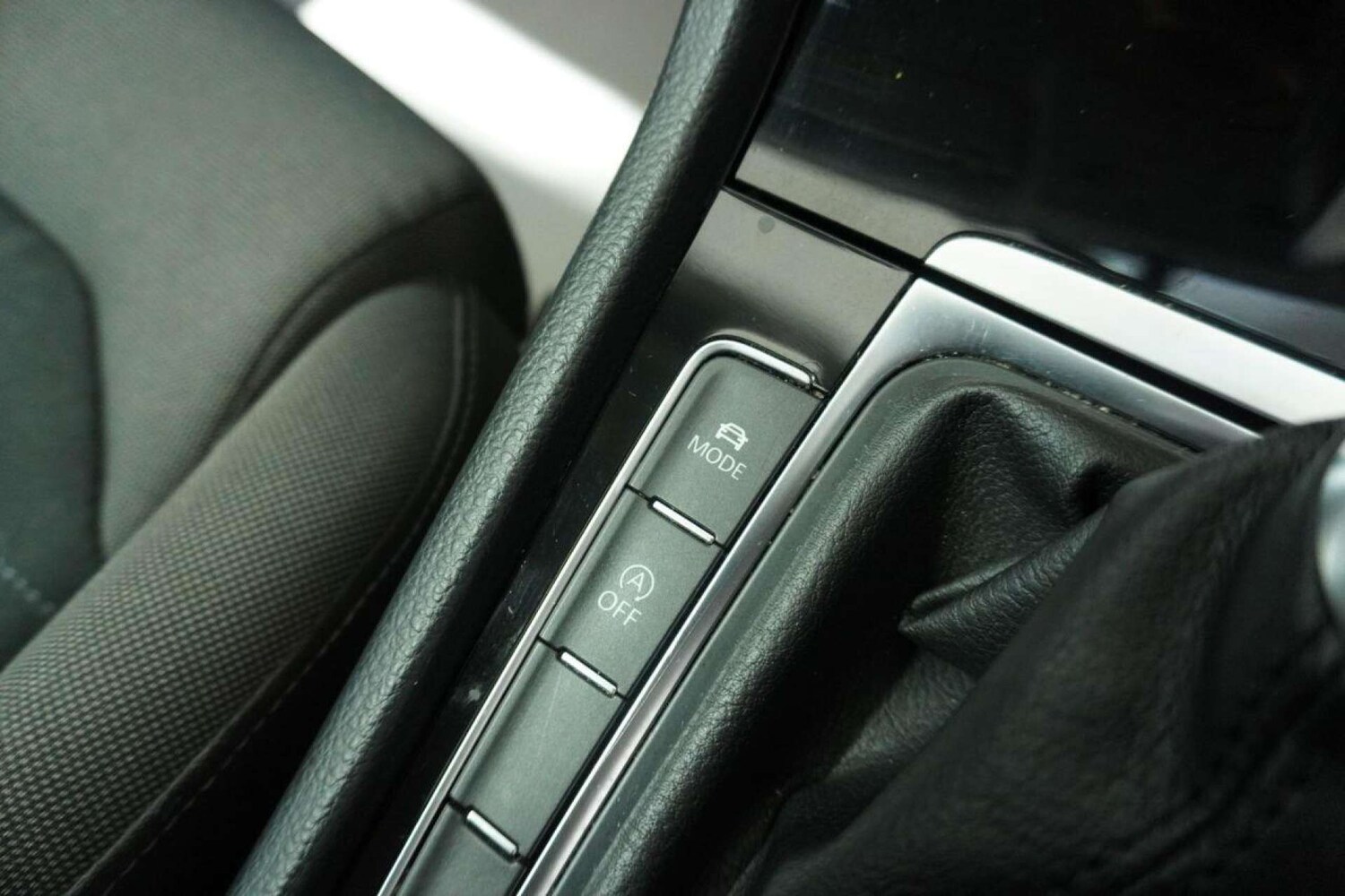 Used Volkswagen Golf 2017 for sale - 77061690: Photo 70