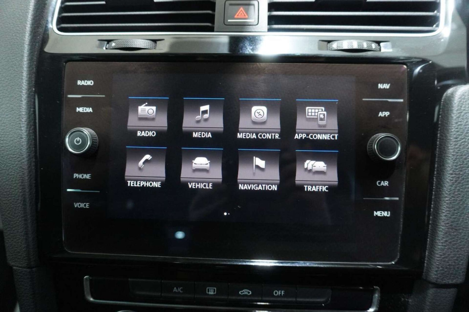 Used Volkswagen Golf 2017 for sale - 77061690: Photo 73