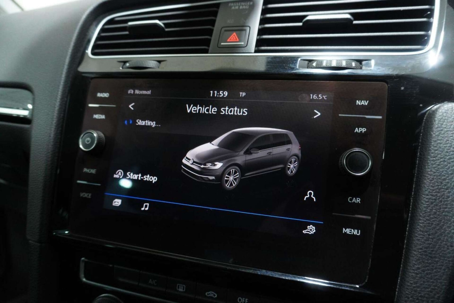 Used Volkswagen Golf 2017 for sale - 77061690: Photo 84