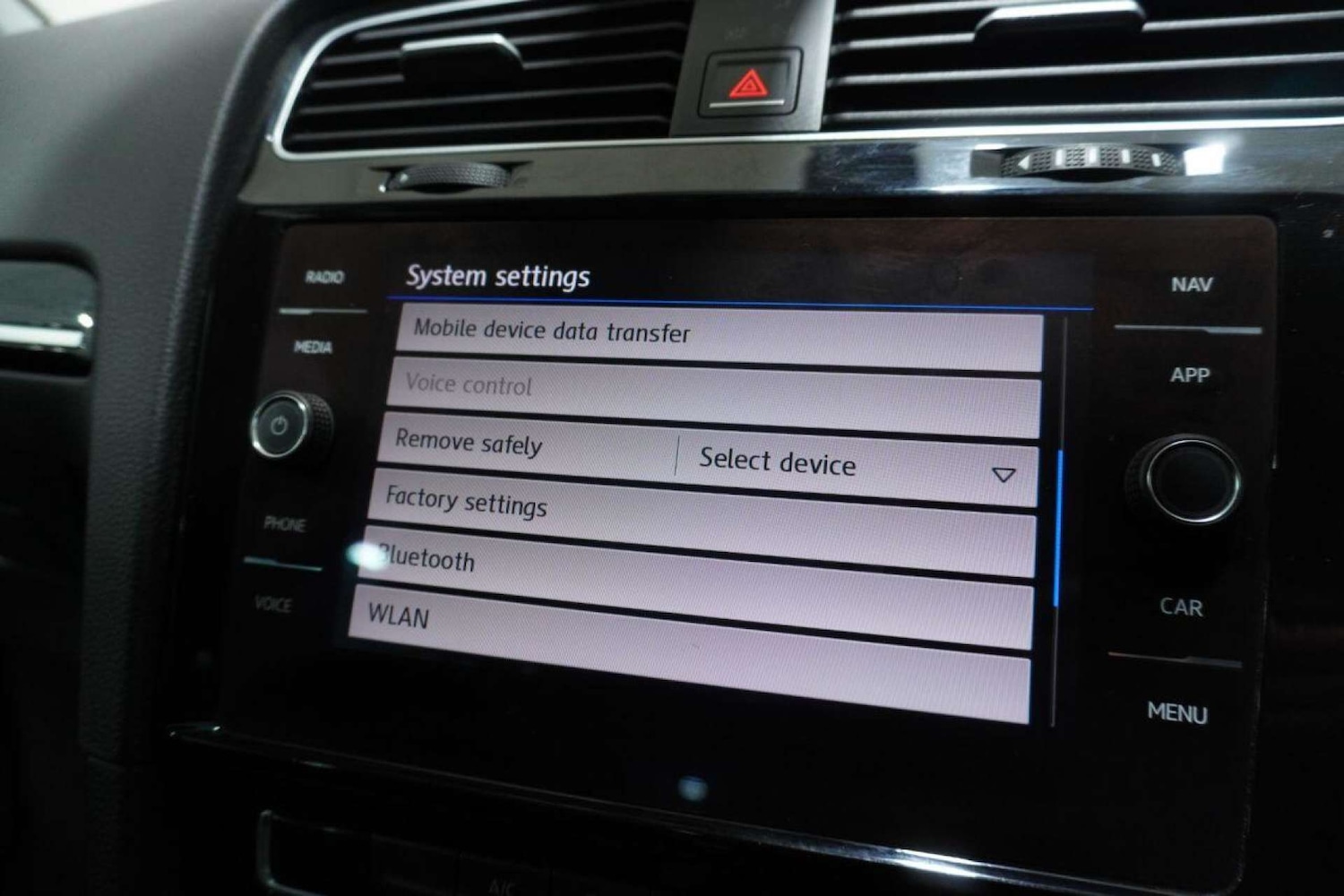 Used Volkswagen Golf 2017 for sale - 77061690: Photo 87