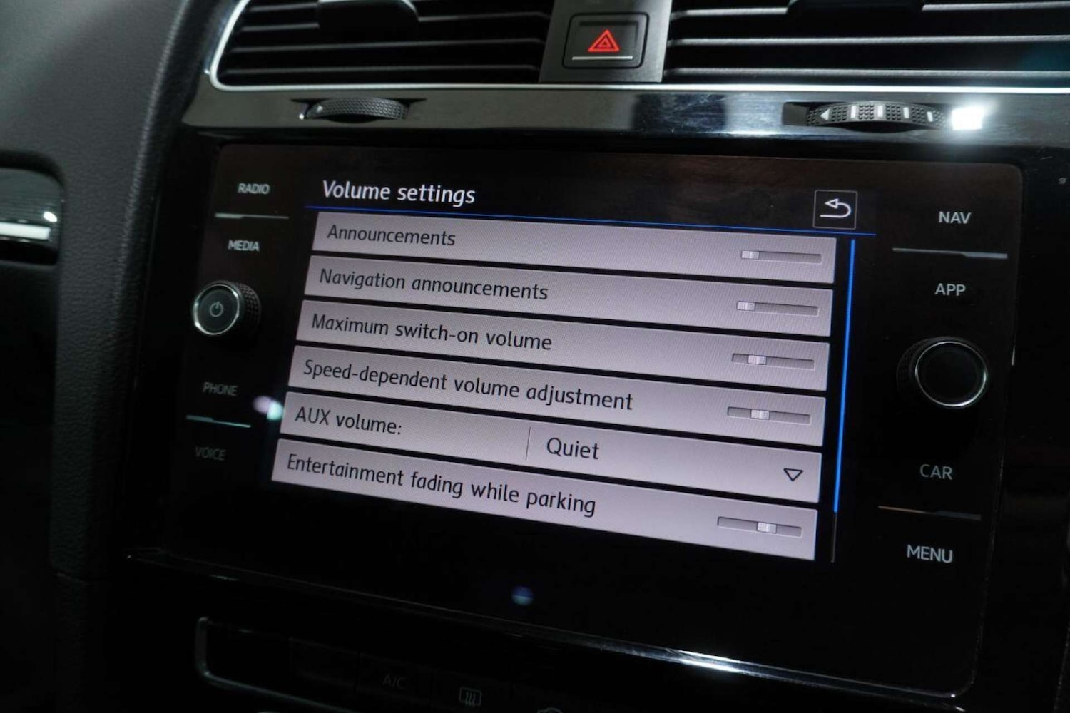 Used Volkswagen Golf 2017 for sale - 77061690: Photo 90