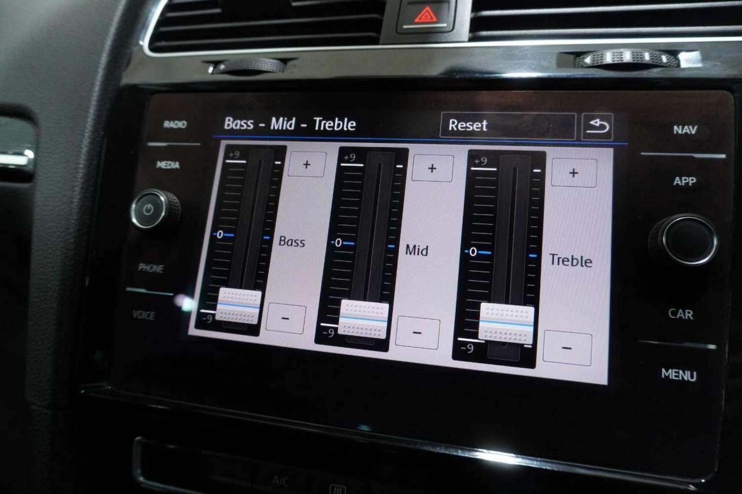 Used Volkswagen Golf 2017 for sale - 77061690: Photo 93