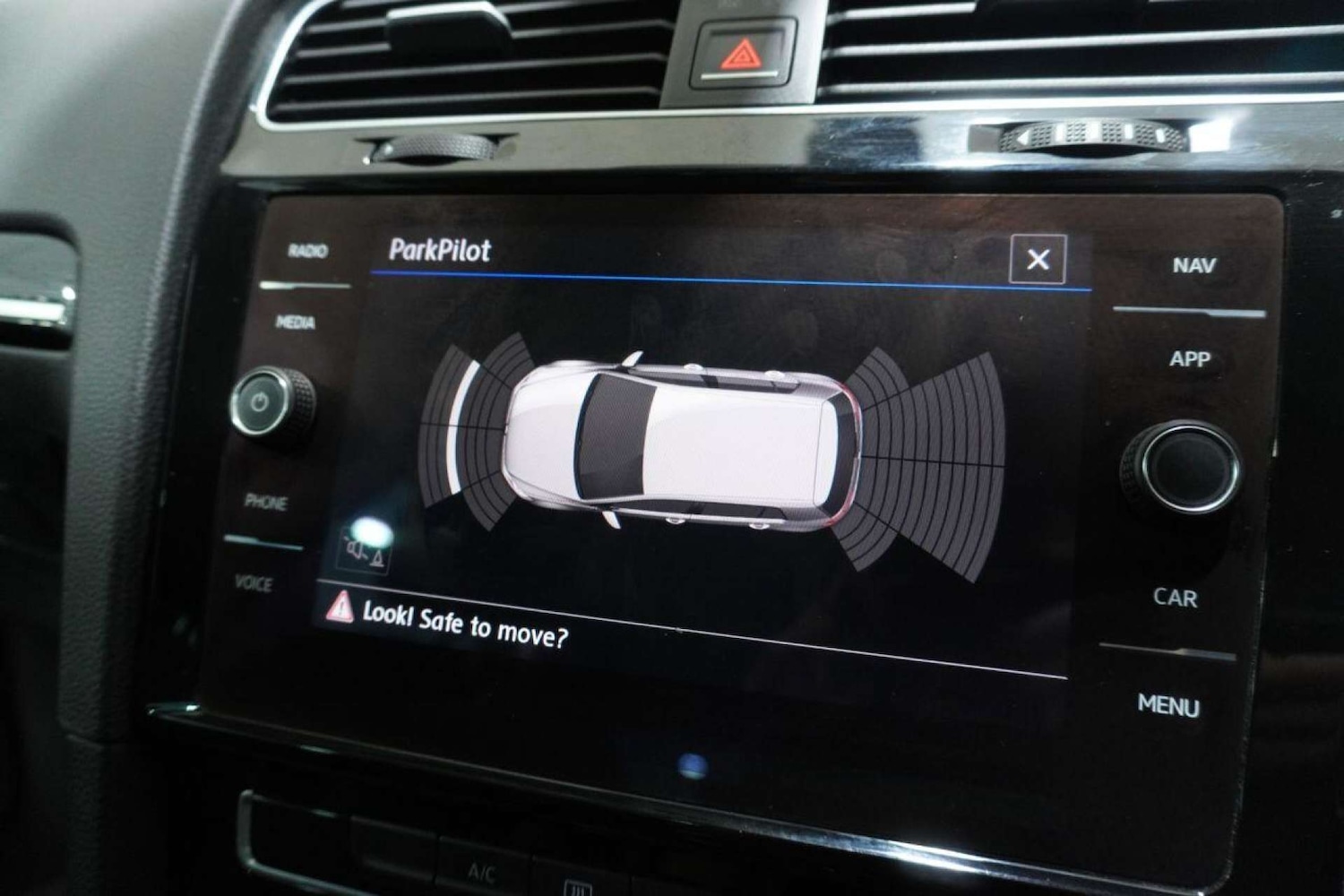 Used Volkswagen Golf 2017 for sale - 77061690: Photo 98