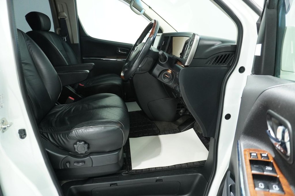 Used Nissan Elgrand 2025 for sale - 76820601: Photo 12