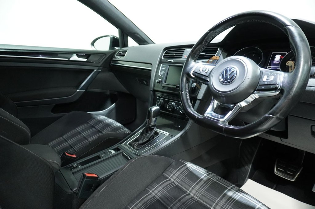 Used Volkswagen Golf 2016 for sale - 76820939: Photo 12