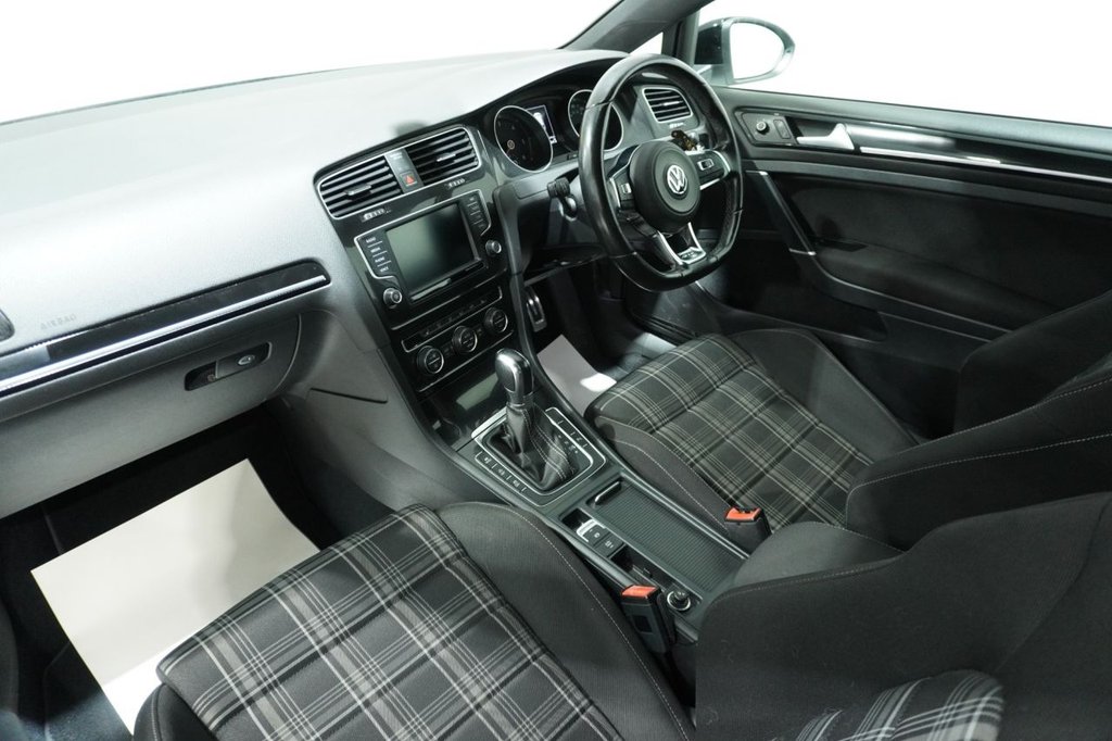 Used Volkswagen Golf 2016 for sale - 76820939: Photo 42