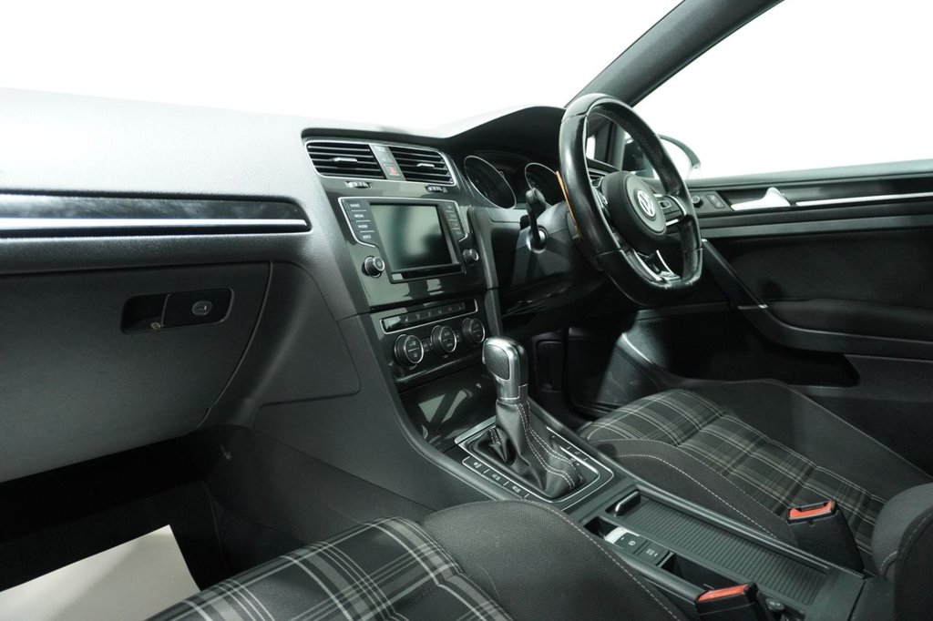 Used Volkswagen Golf 2016 for sale - 76820939: Photo 43