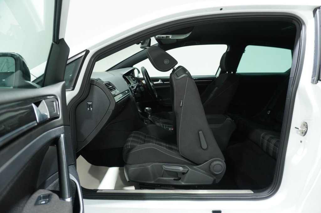 Used Volkswagen Golf 2016 for sale - 76820939: Photo 47