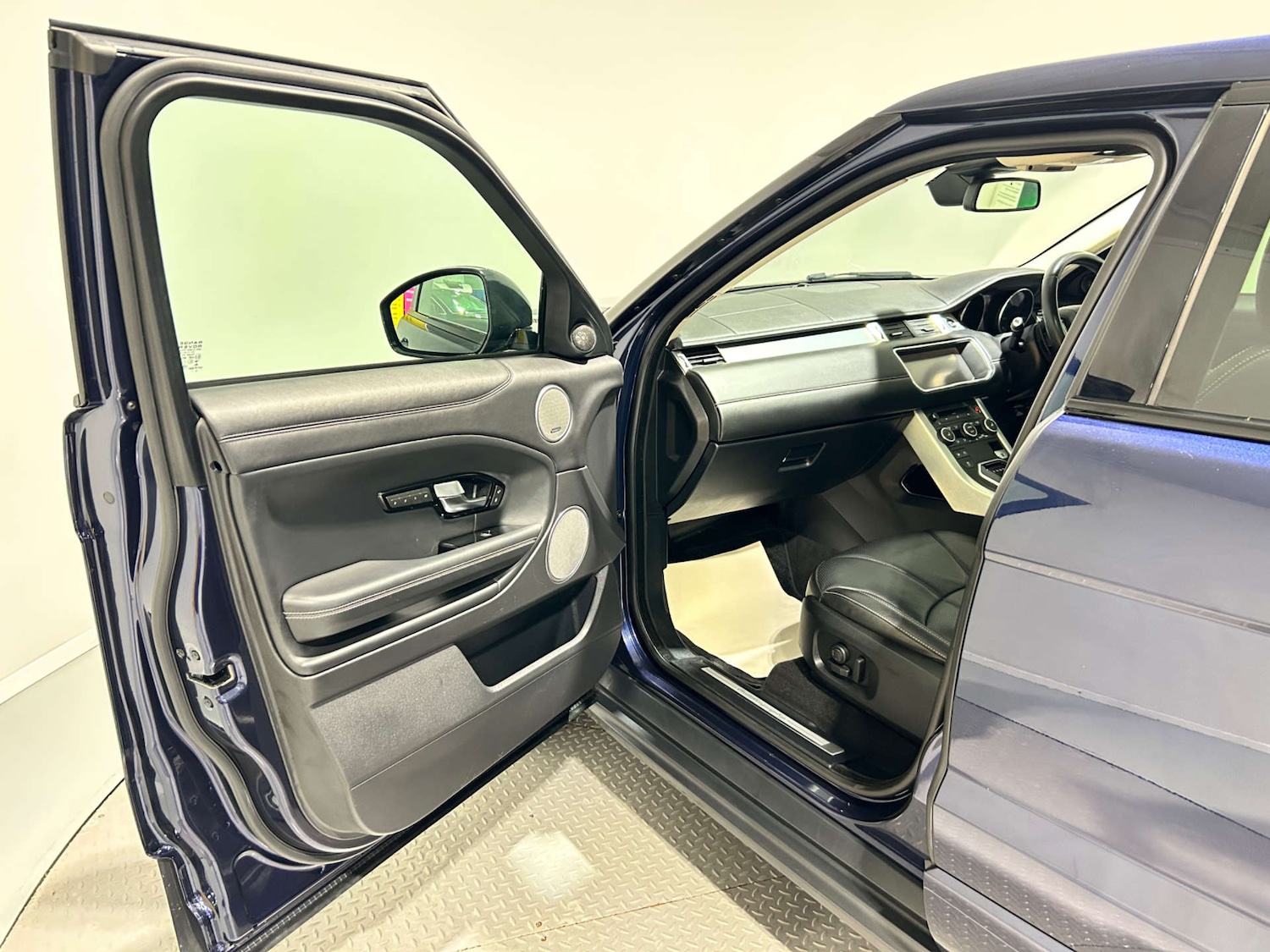 Used Land Rover Range Rover Evoque 2017 for sale - 77200703: Photo 31