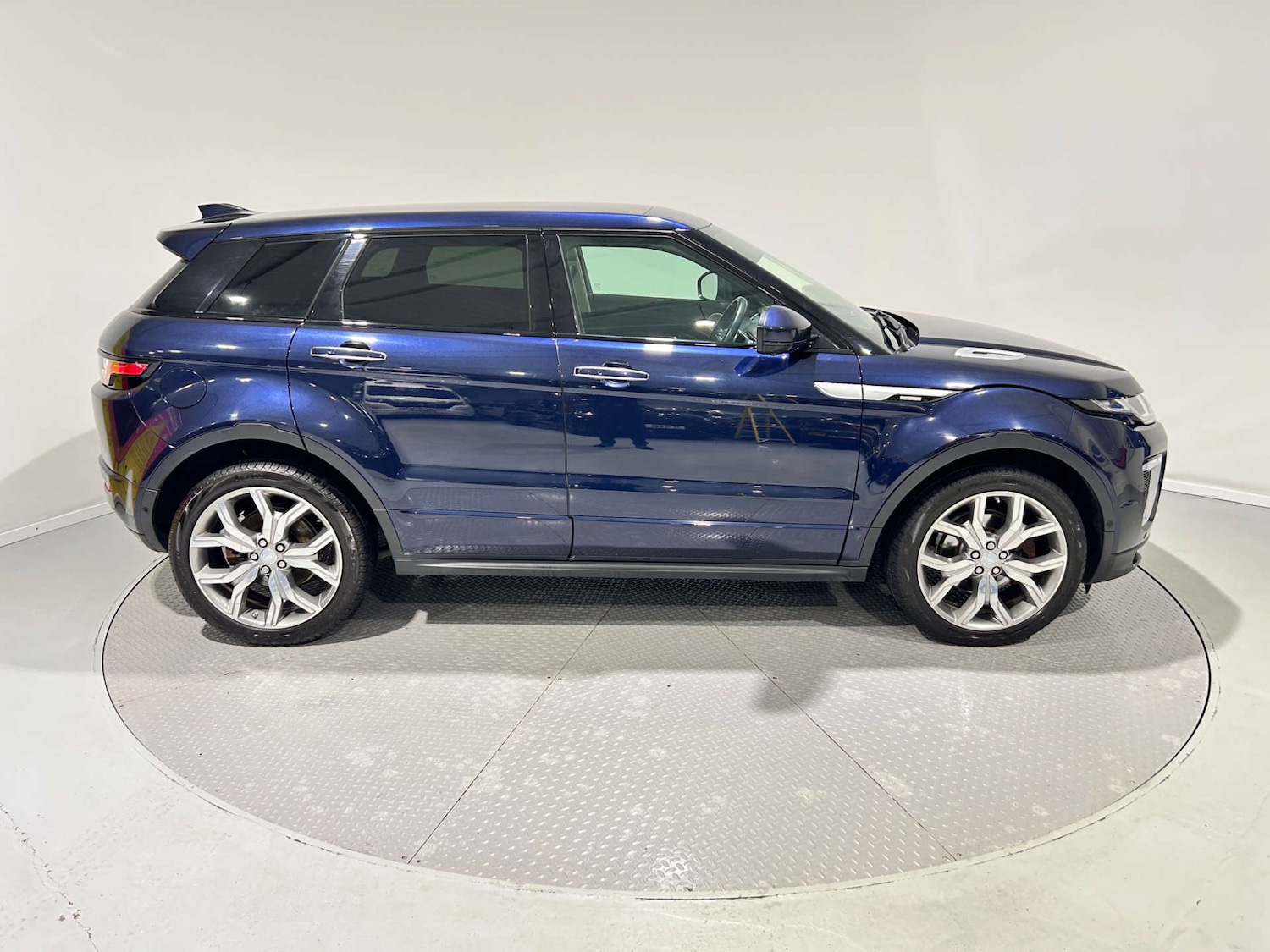 Used Land Rover Range Rover Evoque 2017 for sale - 77200703: Photo 5