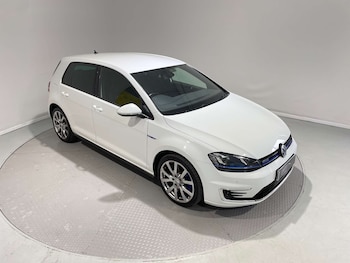 Used Volkswagen Golf 2016 for sale - 77950372: Photo