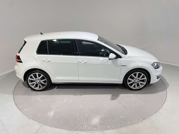 Used Volkswagen Golf 2016 for sale - 77950372: Photo