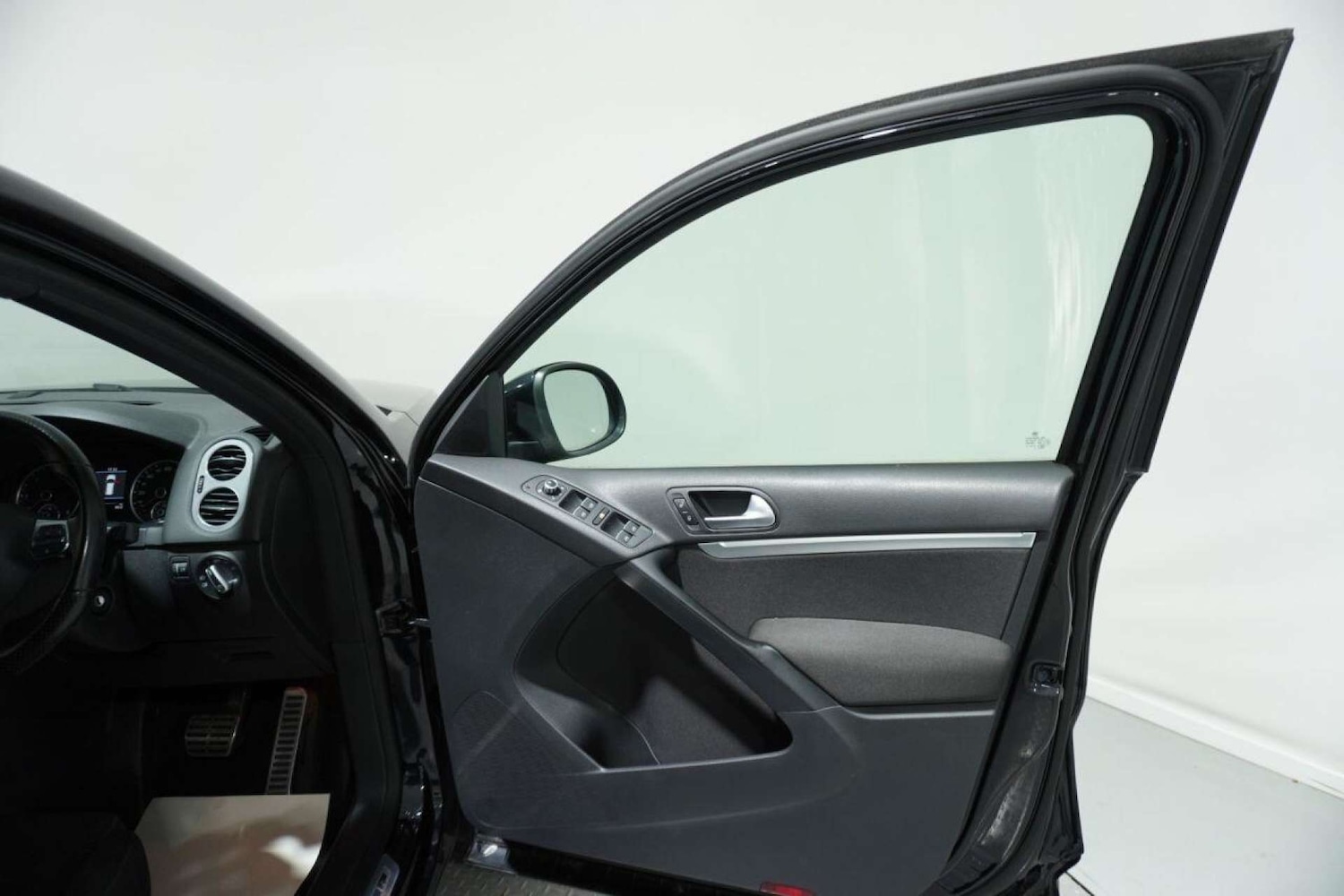 Used Volkswagen Tiguan 2014 for sale - 77061681: Photo 29