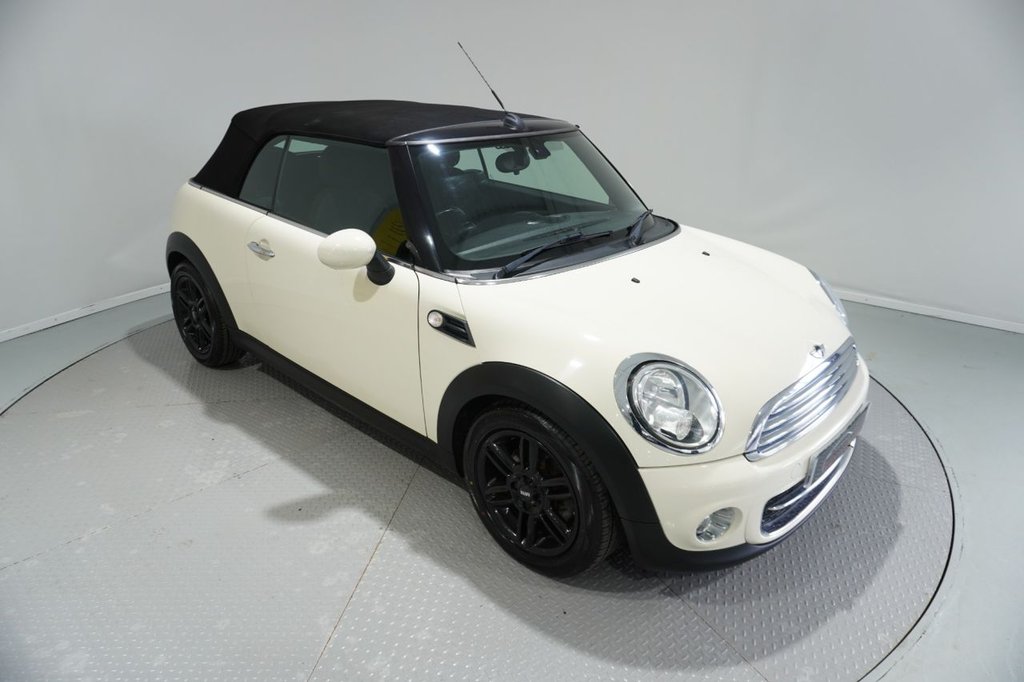 Used MINI Convertible 2014 for sale - 76820322: Photo 2