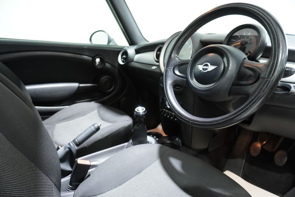 Used MINI Convertible 2014 for sale - 76820322: Photo 24