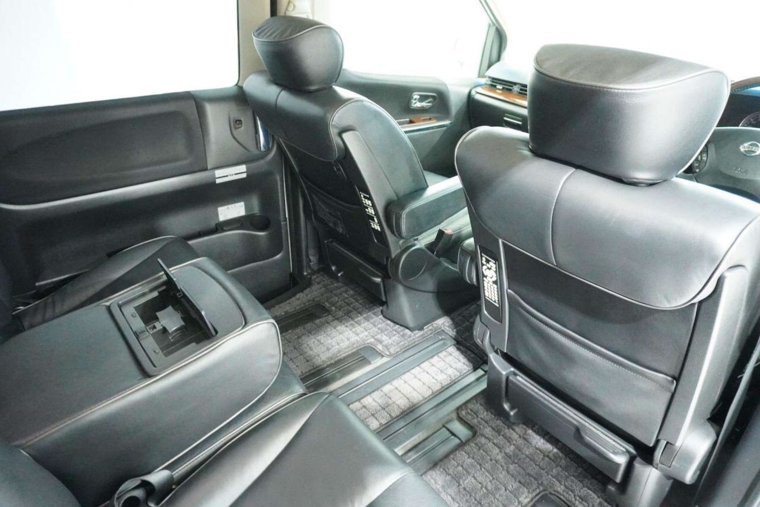 Used Nissan Elgrand 2025 for sale - 77061668: Photo 14