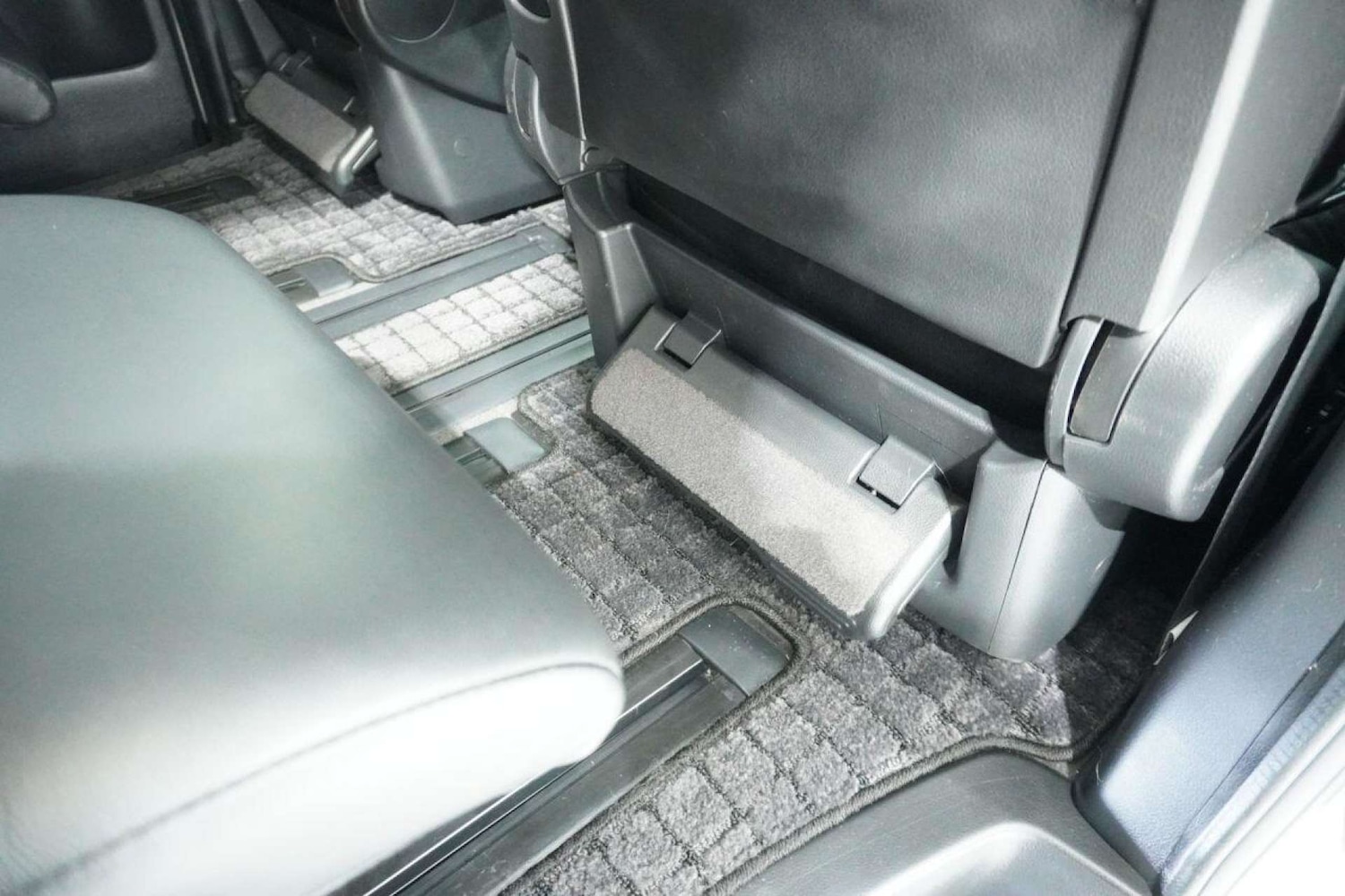 Used Nissan Elgrand 2025 for sale - 77061668: Photo 19